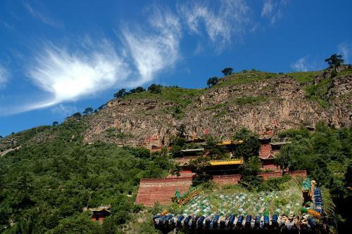 中岳华山在哪个省，揭秘神秘华山的地理位置与魅力，揭秘神秘华山，地理位置与魅力所在，华山究竟位于哪个省份？